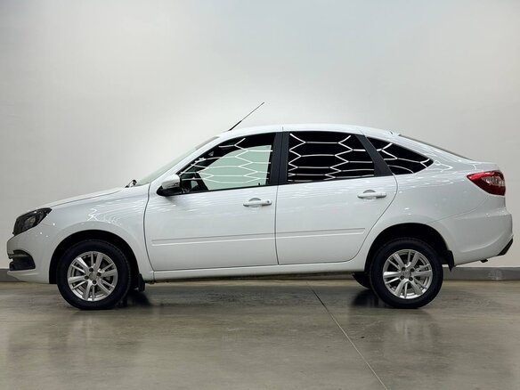 2023 Lada (ВАЗ) Granta I Рестайлинг, белый, 700000 рублей - вид 6