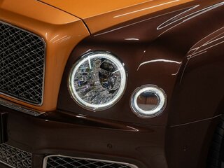 2017 Bentley Mulsanne EWB II Рестайлинг, золотистый, 15300000 рублей, вид 2
