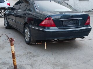 2001 Mercedes-Benz S-Класс 600 Long IV (W220), синий, 6800000 рублей, вид 2