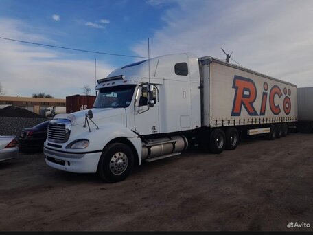 2003 Freightliner Columbia, белый, 2500000 рублей, вид 4