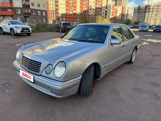 1997 Mercedes-Benz E-Класс 240 II (W210, S210), серый, 650000 рублей, вид 1