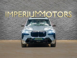 2026 BMW X7 M60i I (G07) Рестайлинг, серебристый, 22990000 рублей, вид 2