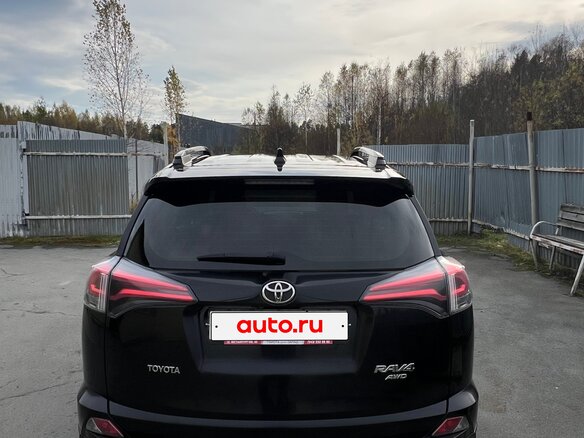 2019 Toyota RAV4 IV (XA40) Рестайлинг, чёрный, 3750000 рублей - вид 2