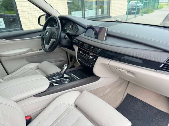 2014 BMW X5 50i III (F15), серый - вид 27