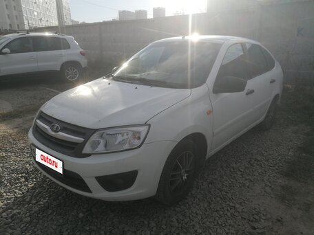 2015 Lada (ВАЗ) Granta I, белый, 185000 рублей, вид 1