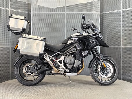 2023 Triumph Tiger 1200, чёрный, 1549000 рублей, вид 1