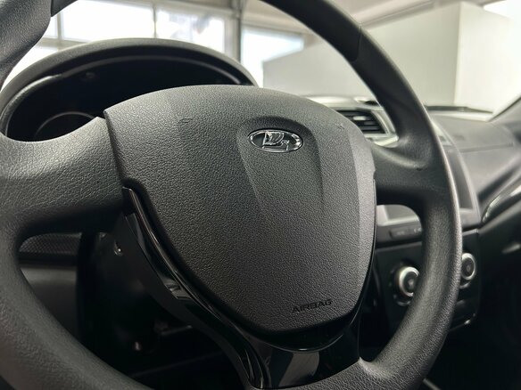 2026 Lada (ВАЗ) Granta Cross I Рестайлинг, серебристый, 1391000 рублей - вид 7
