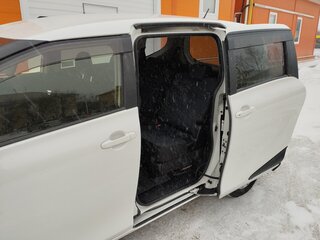 2017 Toyota Sienta II, белый, 1650000 рублей, вид 2