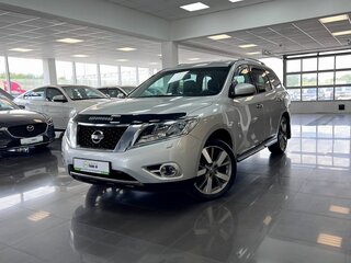 Nissan Pathfinder IV