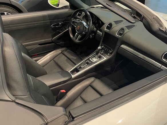 2018 Porsche Boxster IV 718 (982), белый, 5250000 рублей - вид 3