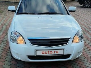 2017 Lada (ВАЗ) Priora I Рестайлинг, белый, 800000 рублей, вид 2