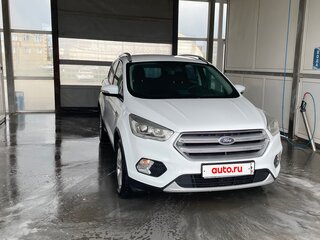 2018 Ford Kuga II Рестайлинг, белый, 1700000 рублей, вид 4