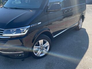 2020 Volkswagen Multivan T6 Рестайлинг, чёрный, 7500000 рублей, вид 1