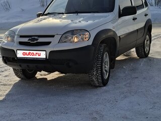 2015 Chevrolet Niva I Рестайлинг, белый, 850000 рублей, вид 1