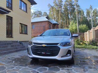 2023 Chevrolet Onix II, серебристый, 1935000 рублей, вид 1