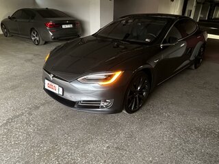 2019 Tesla Model S 100D I Рестайлинг, серый, 4900000 рублей, вид 4