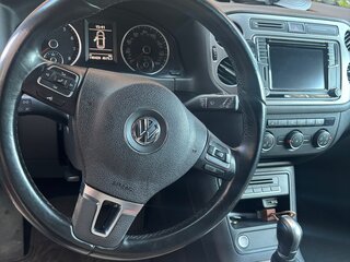 2016 Volkswagen Tiguan I Рестайлинг, чёрный, 1430000 рублей, вид 4