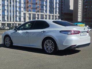 2019 Toyota Camry VIII (XV70), белый, 3750000 рублей, вид 5