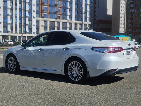 2019 Toyota Camry VIII (XV70), белый, 3750000 рублей - вид 4