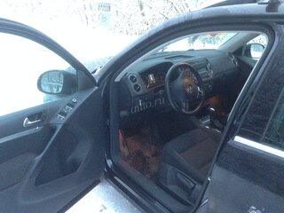 2011 Volkswagen Tiguan I Рестайлинг, чёрный, 1500000 рублей, вид 4