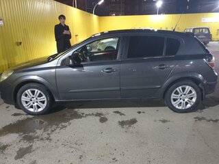 2011 Opel Astra H Рестайлинг, серый, 580000 рублей, вид 1