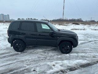 2023 Lada (ВАЗ) Niva Travel I, чёрный, 1555000 рублей, вид 2