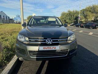 2013 Volkswagen Touareg II, серый, 2500000 рублей, вид 2