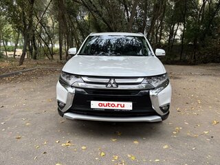 2015 Mitsubishi Outlander III Рестайлинг 2, белый, 2100000 рублей, вид 2