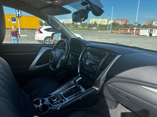 2020 Mitsubishi Pajero Sport III, белый, 5800000 рублей, вид 5