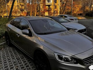 2014 Volvo S60 II Рестайлинг, бежевый, 850000 рублей, вид 2