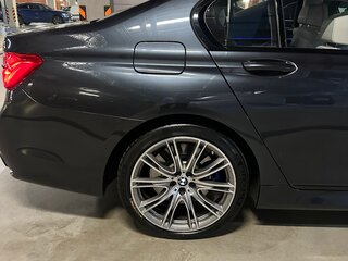 2017 BMW 7 серии 750d xDrive VI (G11/G12), серый, 4500000 рублей, вид 2