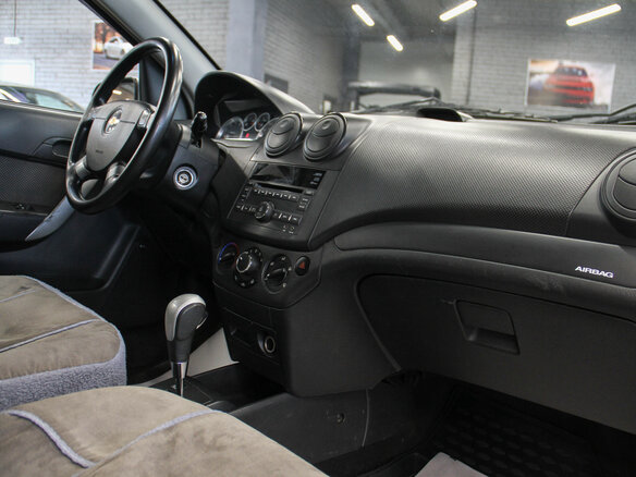 2010 Chevrolet Aveo I Рестайлинг, серебристый, 495000 рублей - вид 8