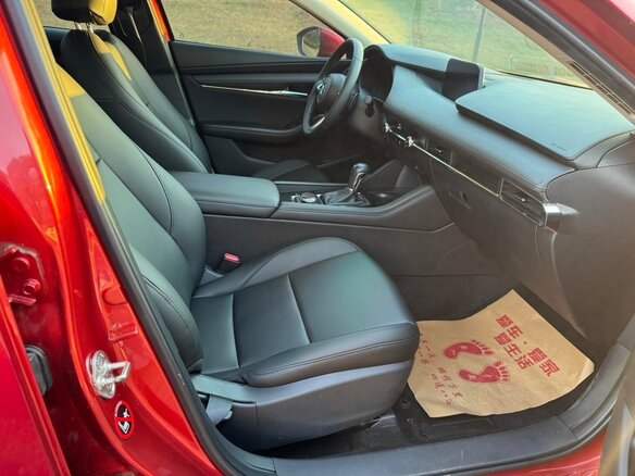 2023 Mazda 3 Axela IV (BP), красный, 1443000 рублей - вид 4