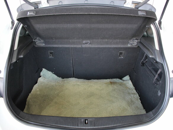 2011 Opel Astra J, белый - вид 11