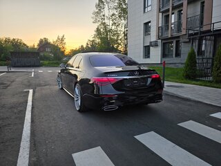 2022 Mercedes-Benz S-Класс 580 e VII (W223), чёрный, 17500000 рублей, вид 3
