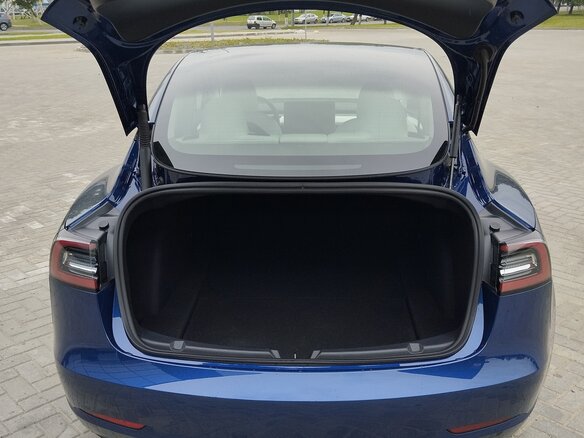 2022 Tesla Model 3 Standart Plus I, синий, 2313336 рублей - вид 16