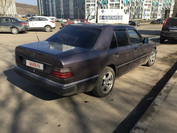 1993 Mercedes-Benz E-Класс 250 I (W124), фиолетовый - вид 3