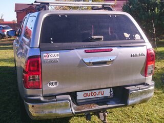 2015 Toyota Hilux VIII, серебристый, 4100000 рублей, вид 3