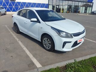 2019 Kia Rio IV, белый, 1070000 рублей, вид 3