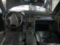 1998 Mercedes-Benz E-Класс 430 II (W210, S210), чёрный, 990000 рублей - вид 4