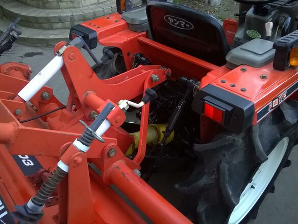 2012 Yanmar F-7, красный - вид 13