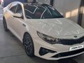 2018 Kia Optima IV Рестайлинг, белый, 2400000 рублей - вид 1
