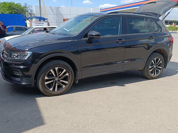 2019 Volkswagen Tiguan II, чёрный, 2650000 рублей - вид 17