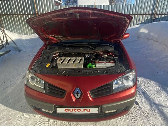 2006 Renault Megane II Рестайлинг, красный, 500000 рублей - вид 9