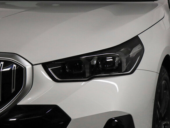 2025 BMW 5 серии Long 530Li xDrive VIII (G60/G61/G68), белый, 9900000 рублей - вид 7