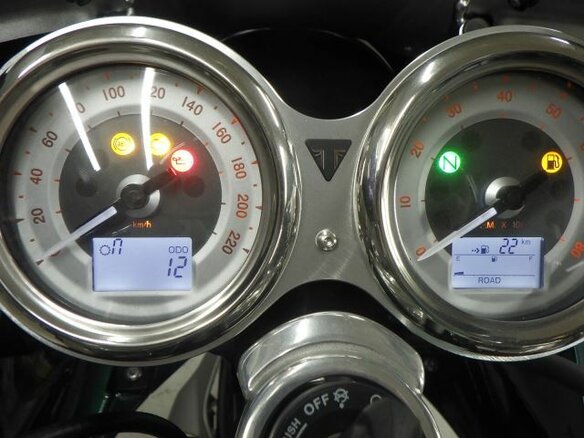 2024 Triumph Thruxton, зелёный, 1445000 рублей - вид 14