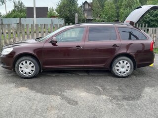 2011 Skoda Octavia II (A5) Рестайлинг, пурпурный, 950000 рублей, вид 3