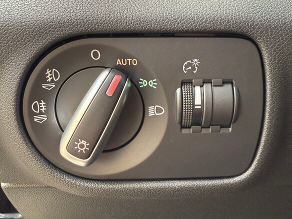 2011 Audi A1 I (8X), коричневый - вид 10