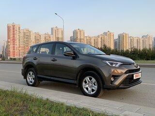 2018 Toyota RAV4 IV (XA40) Рестайлинг, коричневый, 3001000 рублей, вид 4