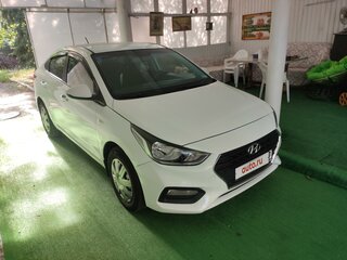 2017 Hyundai Solaris II, белый, 925000 рублей, вид 1